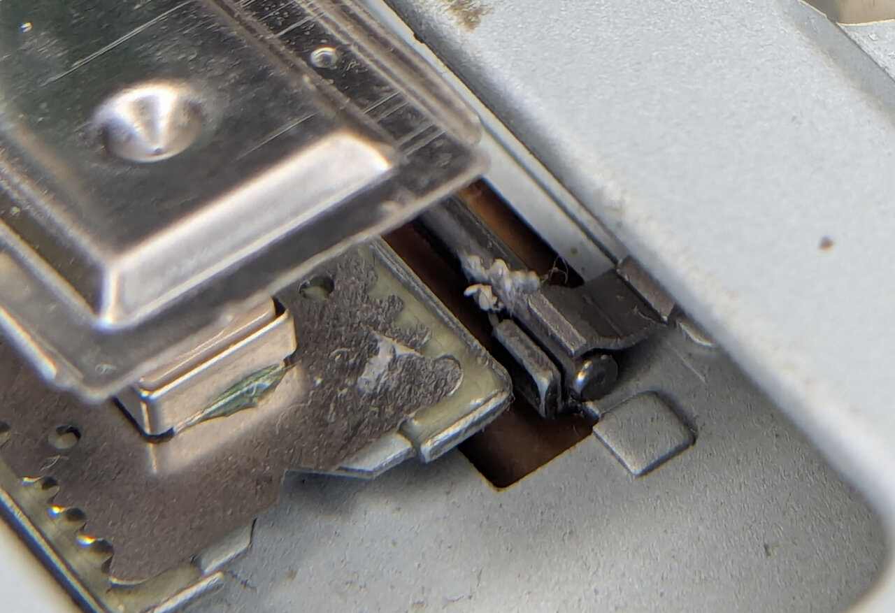 A dirty guide rail